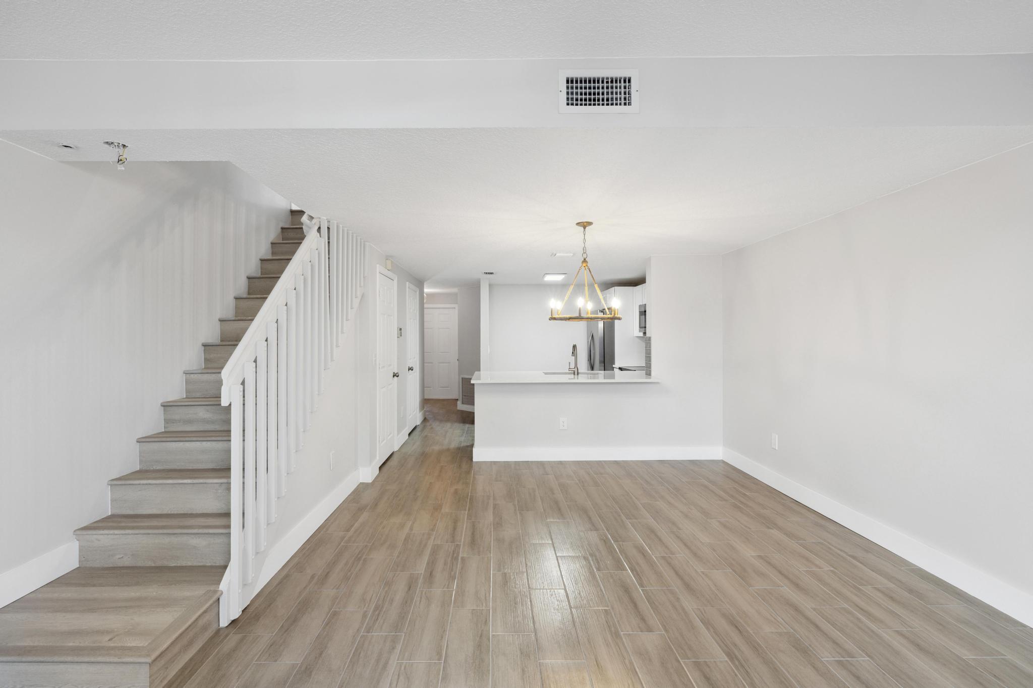 860 E Jeffery Street