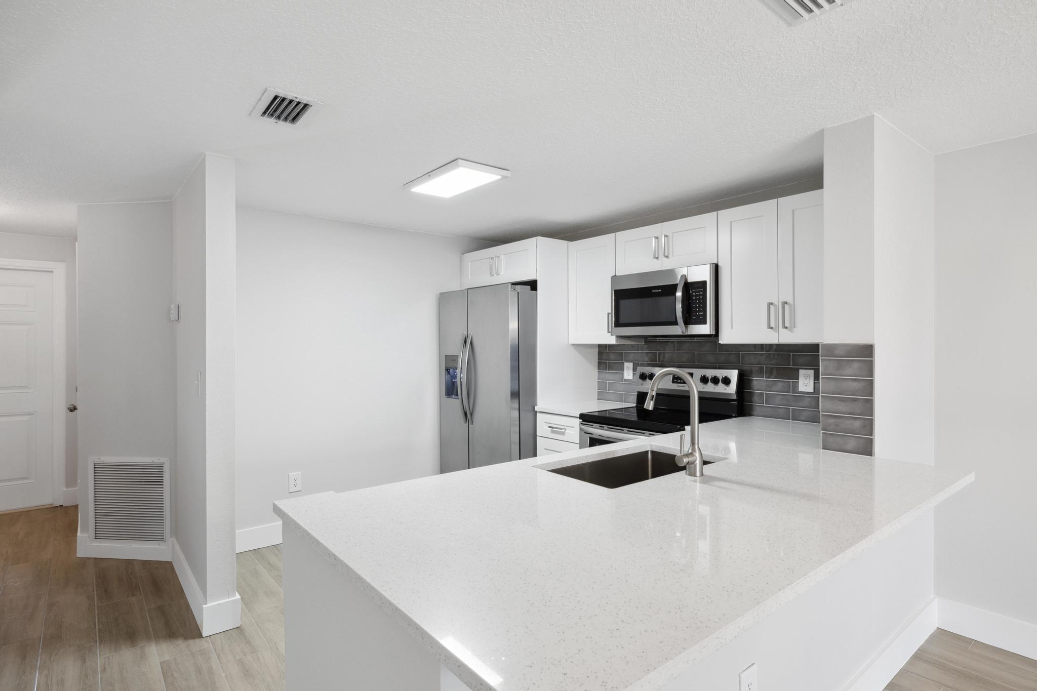 860 E Jeffery Street