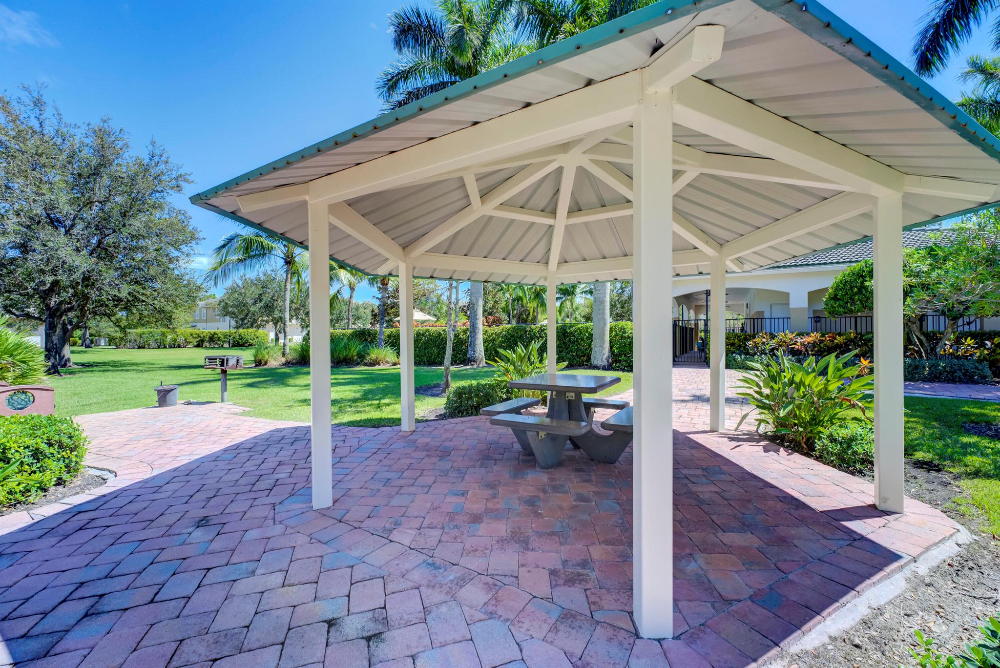 3051 SE Lexington Lakes Drive 203