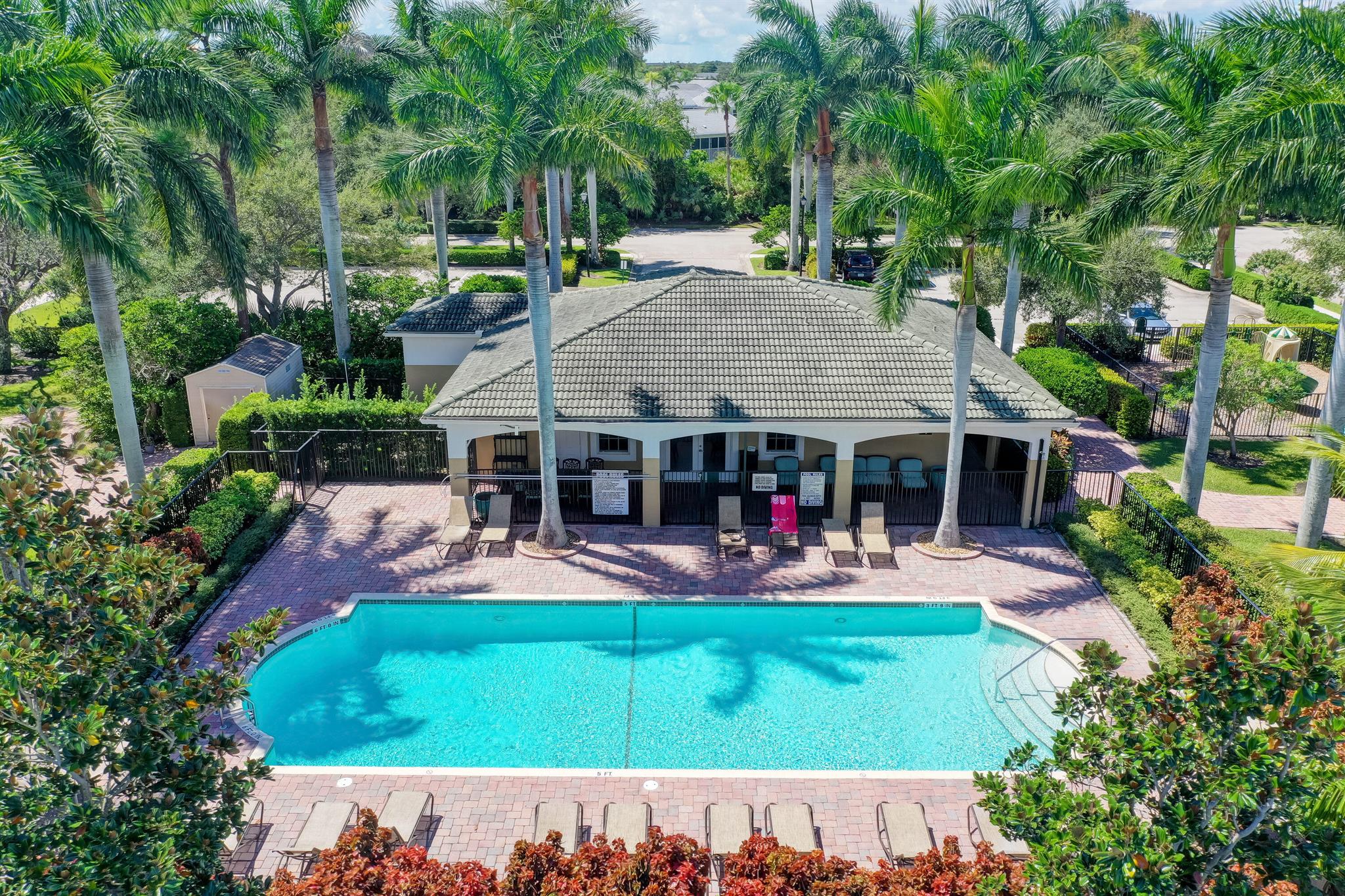 3051 SE Lexington Lakes Drive 203