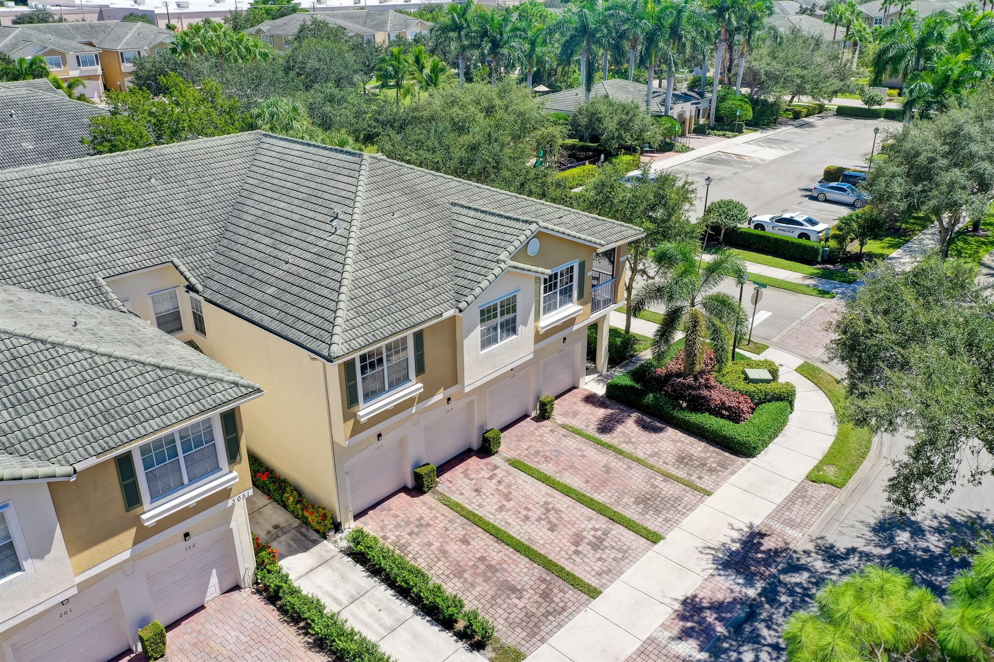3051 SE Lexington Lakes Drive 203