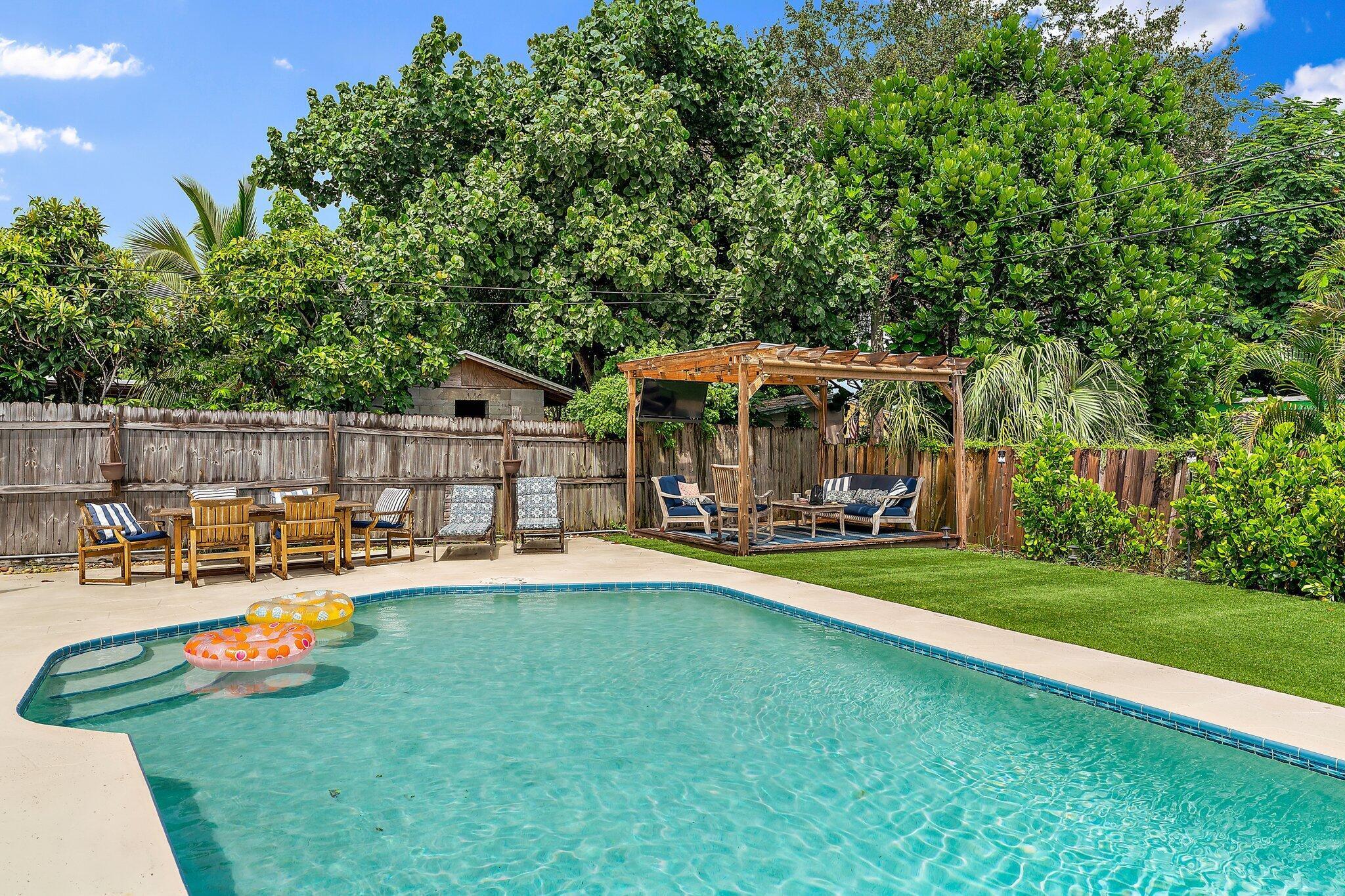 3573 Everglades Road