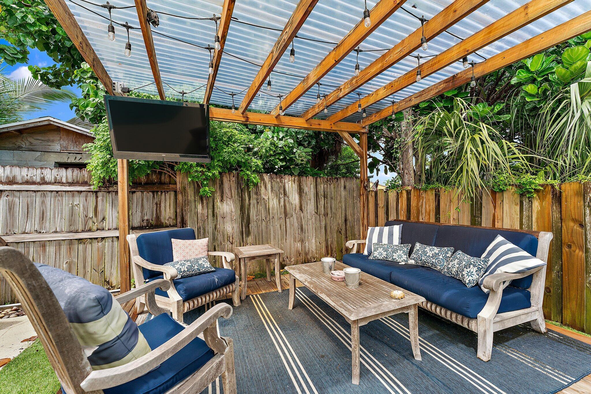 3573 Everglades Road