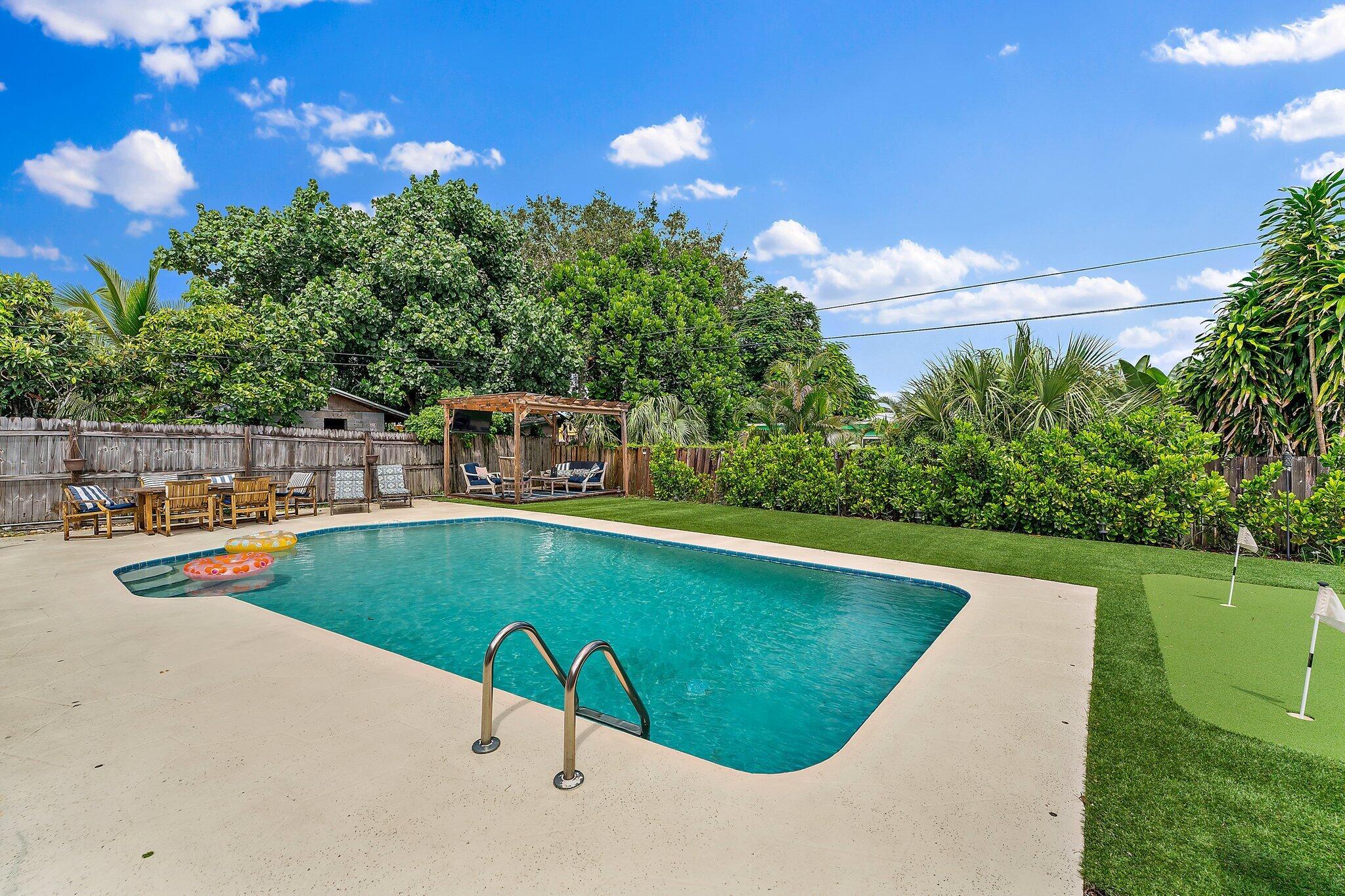 3573 Everglades Road