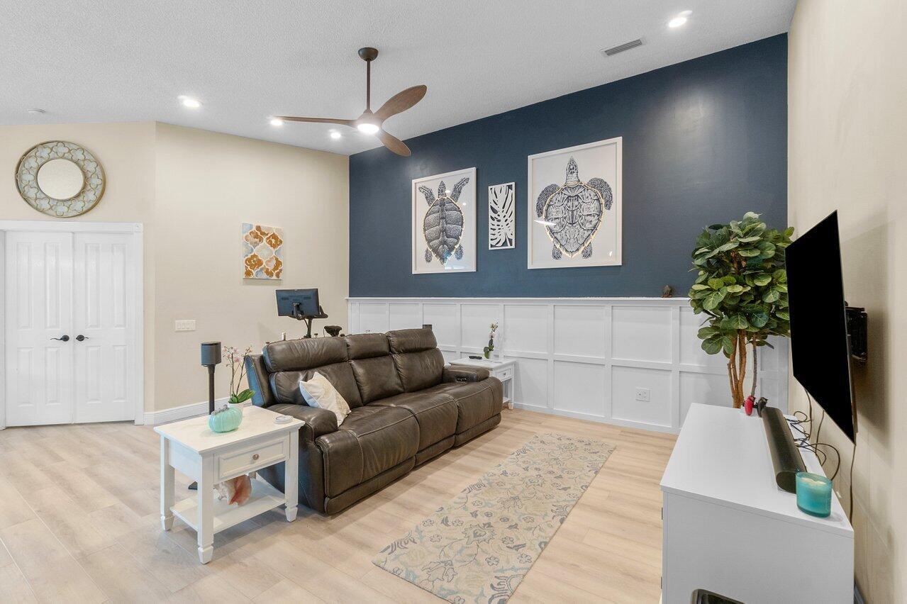 4449 Lacey Oak Drive