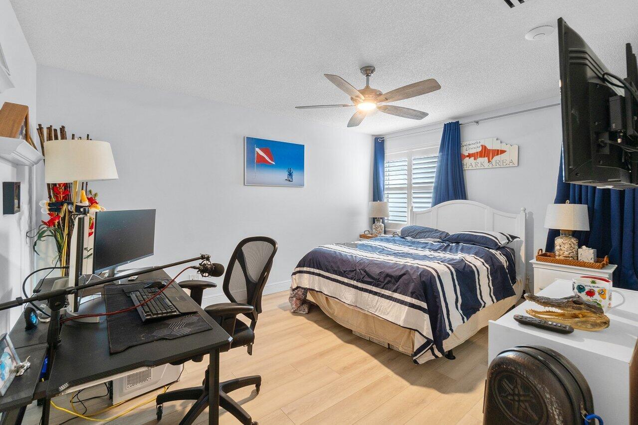 4449 Lacey Oak Drive