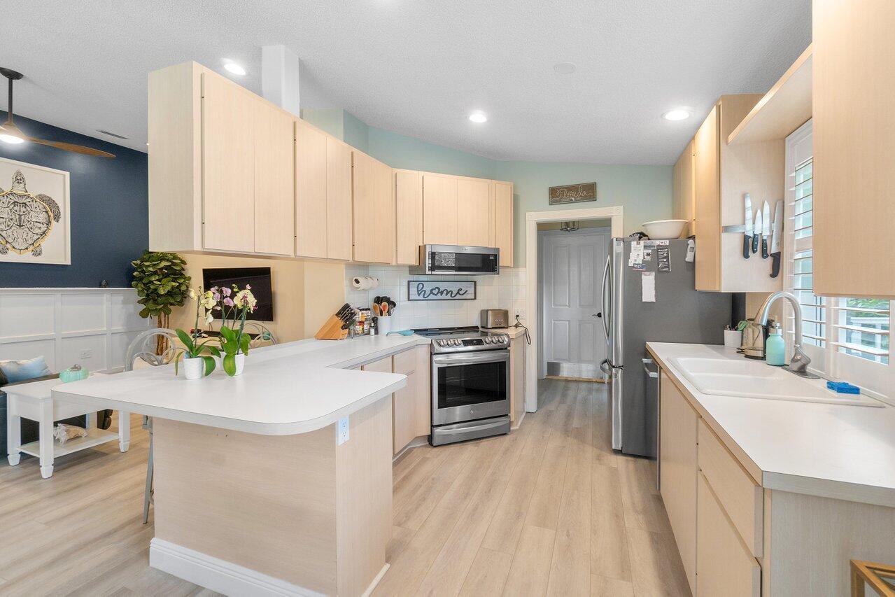 4449 Lacey Oak Drive