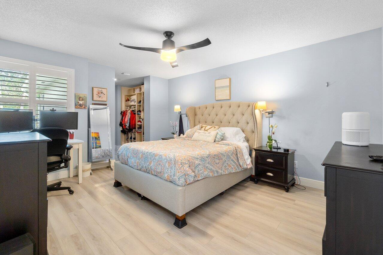 4449 Lacey Oak Drive