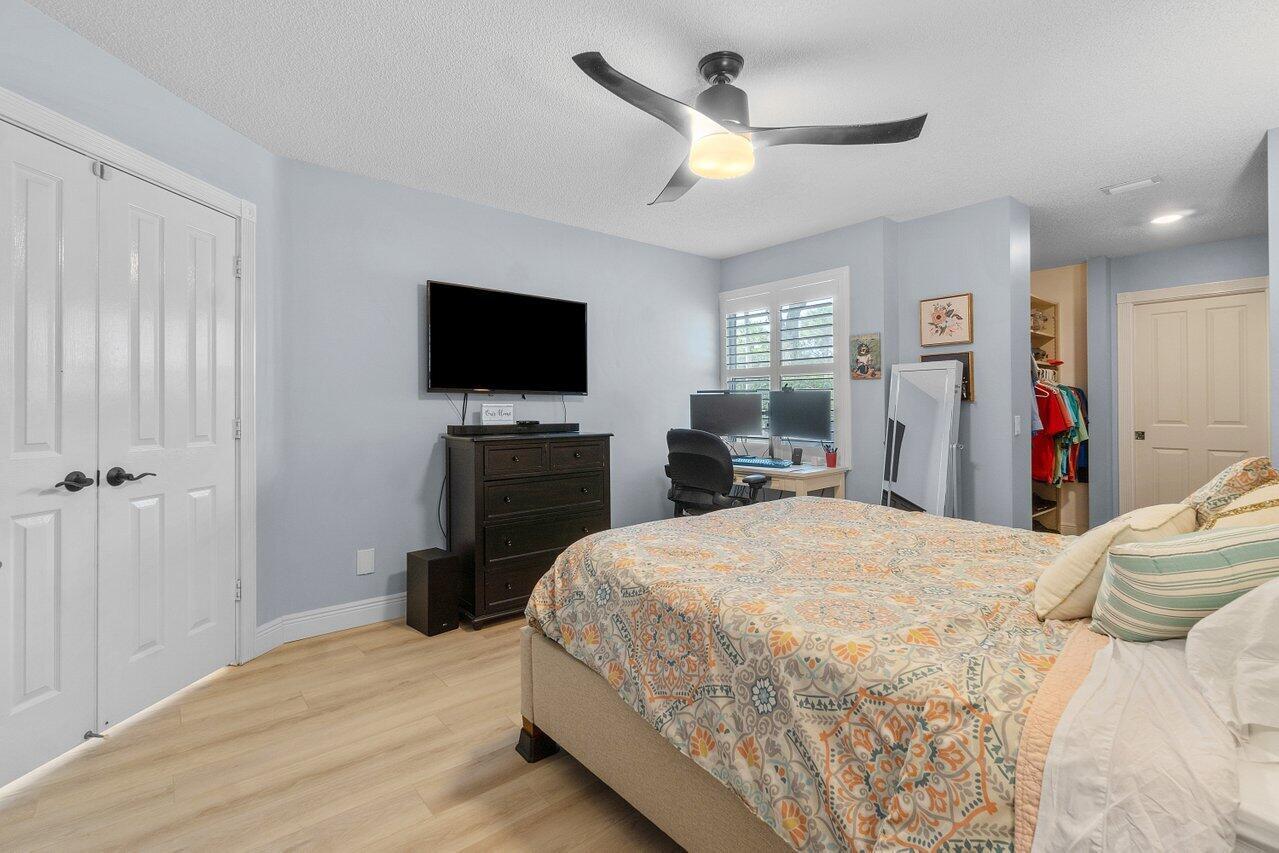 4449 Lacey Oak Drive