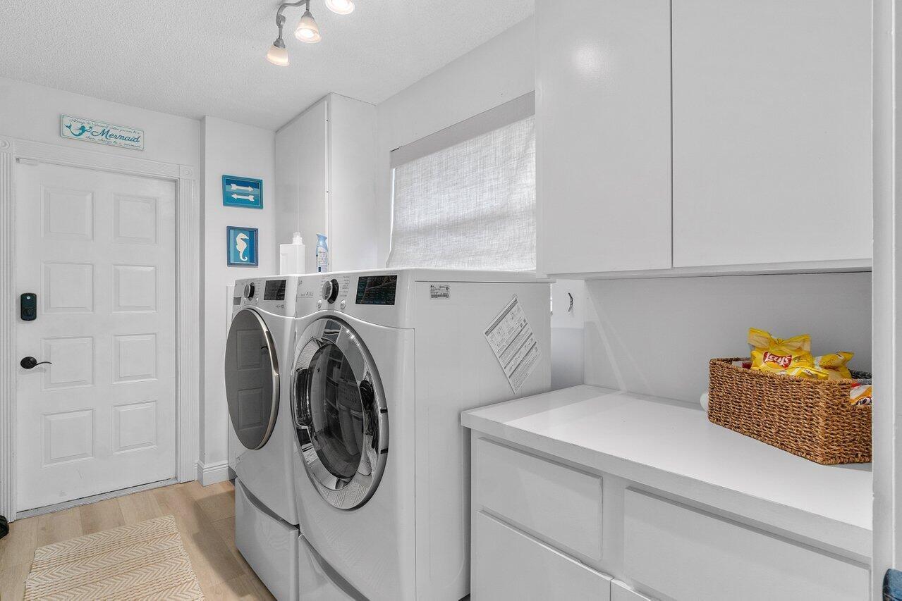 4449 Lacey Oak Drive