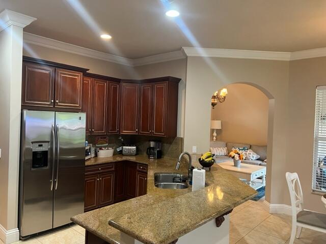 5829 NW Zenith Drive