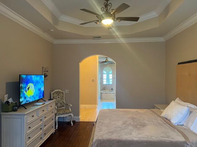 5829 NW Zenith Drive