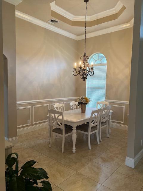 5829 NW Zenith Drive