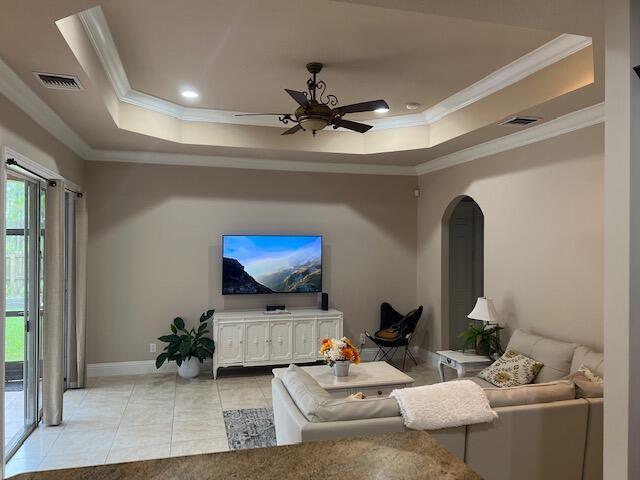 5829 NW Zenith Drive