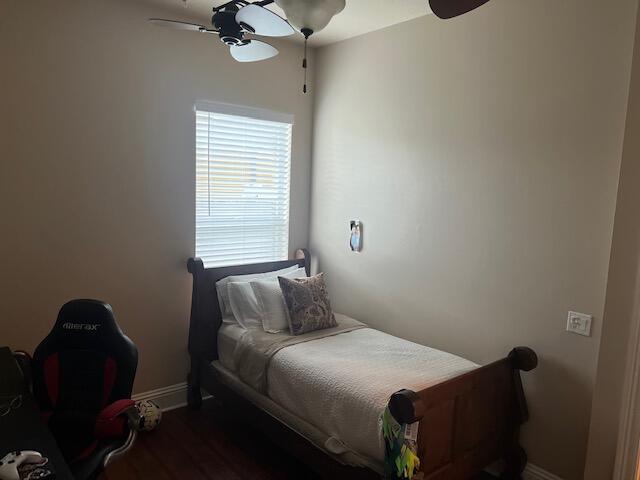 5829 NW Zenith Drive