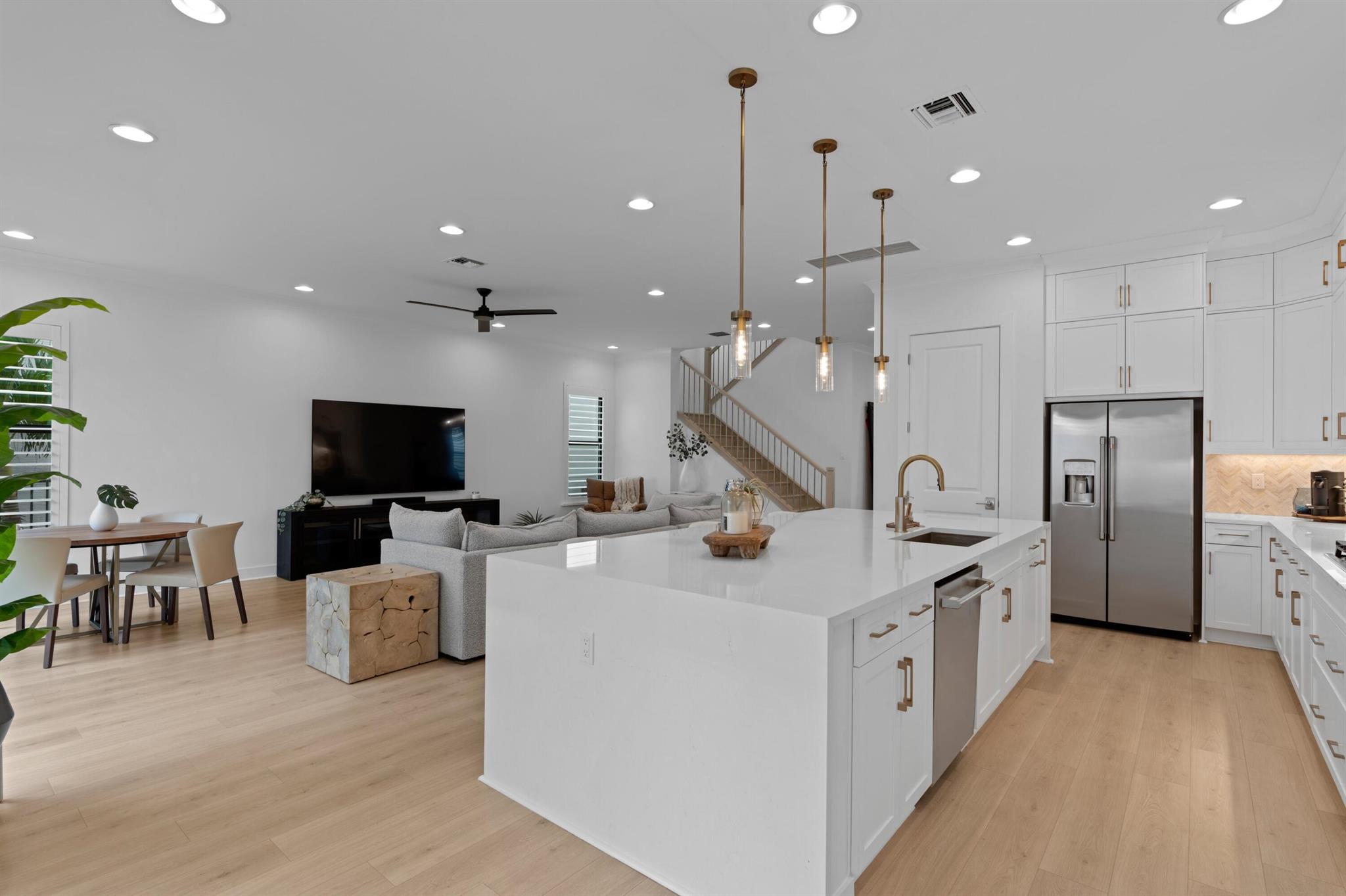 5028 Grandiflora Road