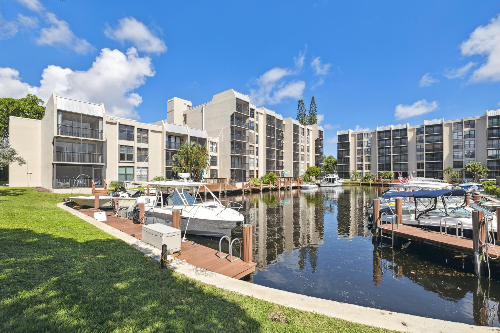 4 Royal Palm Way 2080