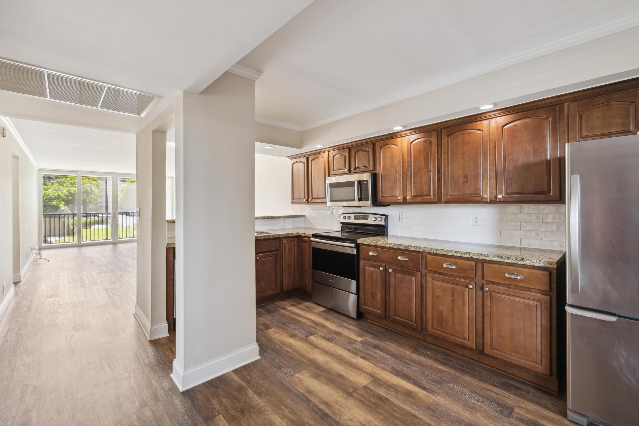 4 Royal Palm Way 2080