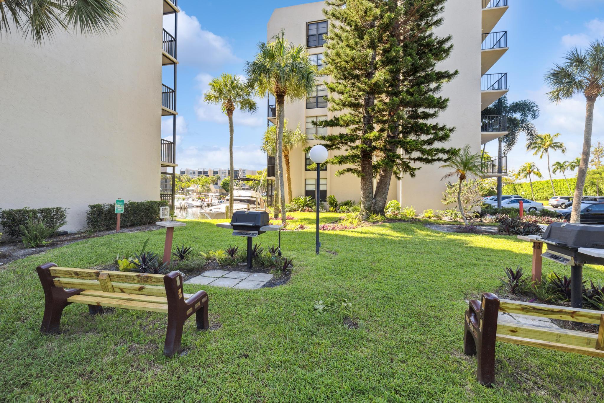 4 Royal Palm Way 2080