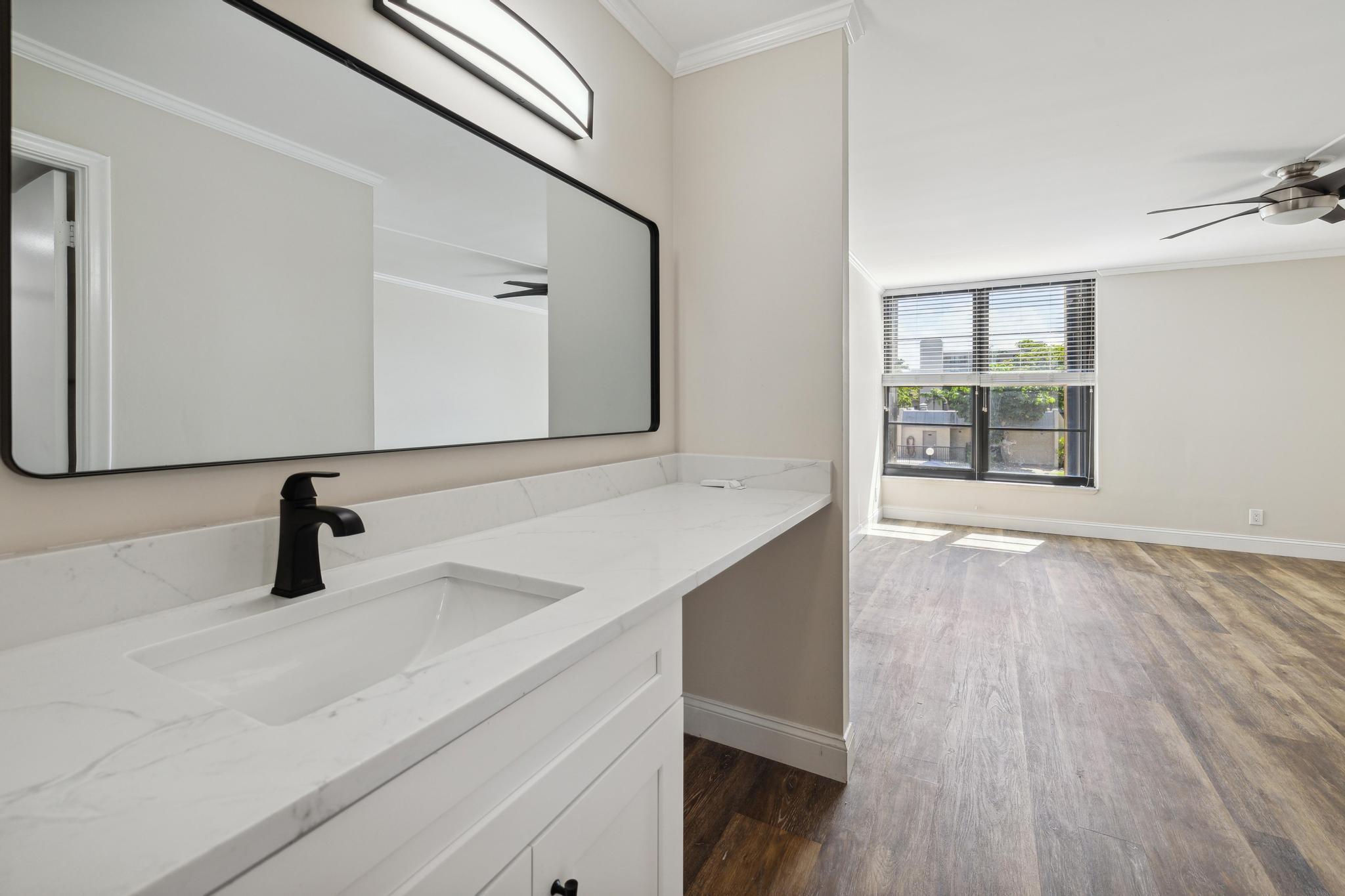 4 Royal Palm Way 2080