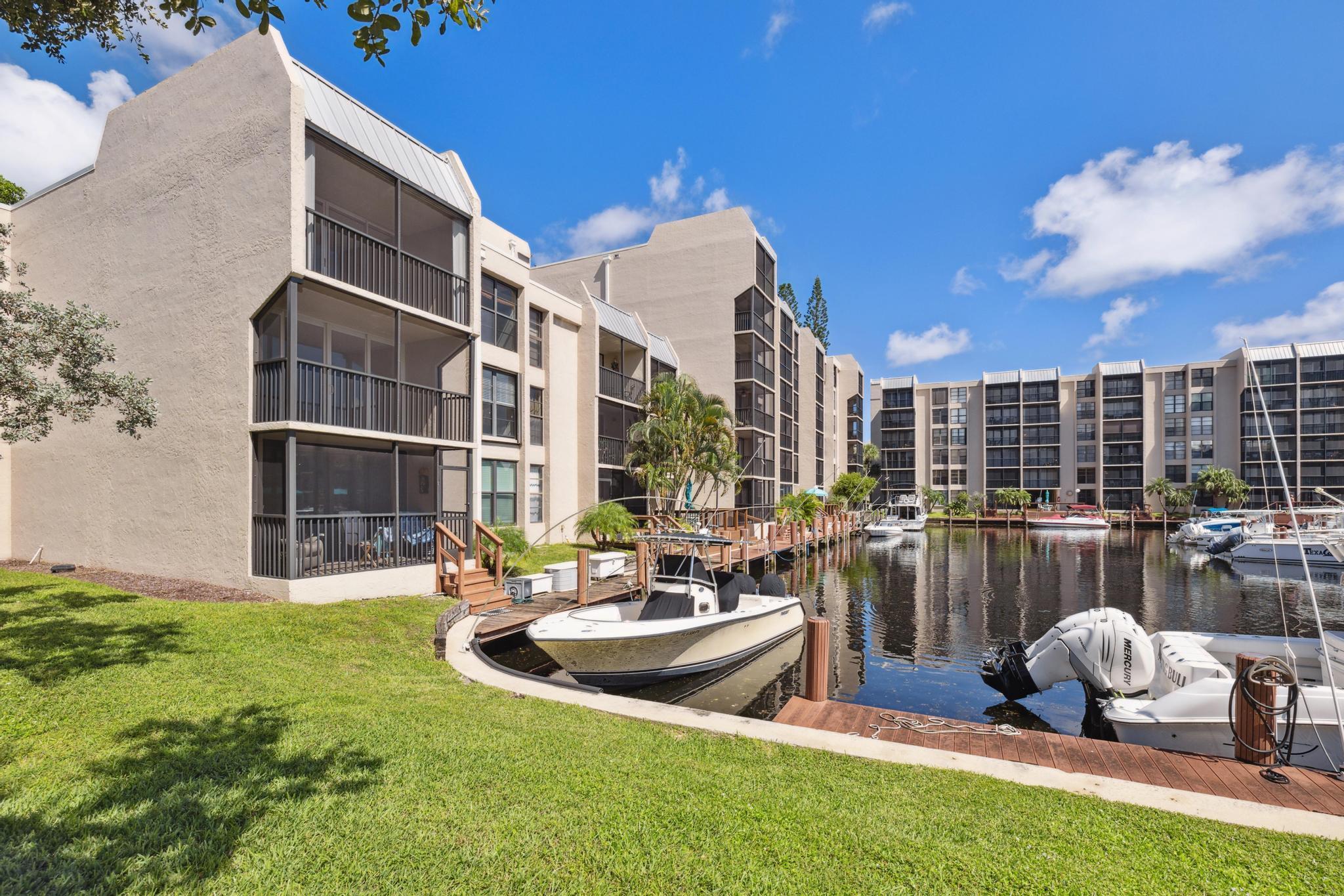 4 Royal Palm Way 2080