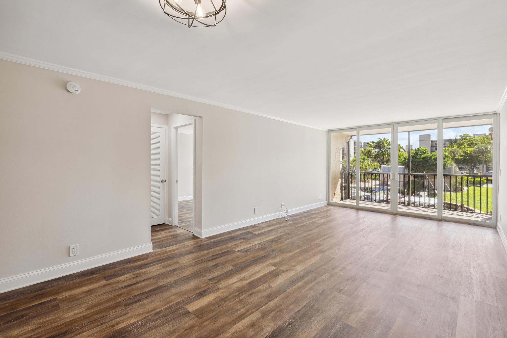 4 Royal Palm Way 2080