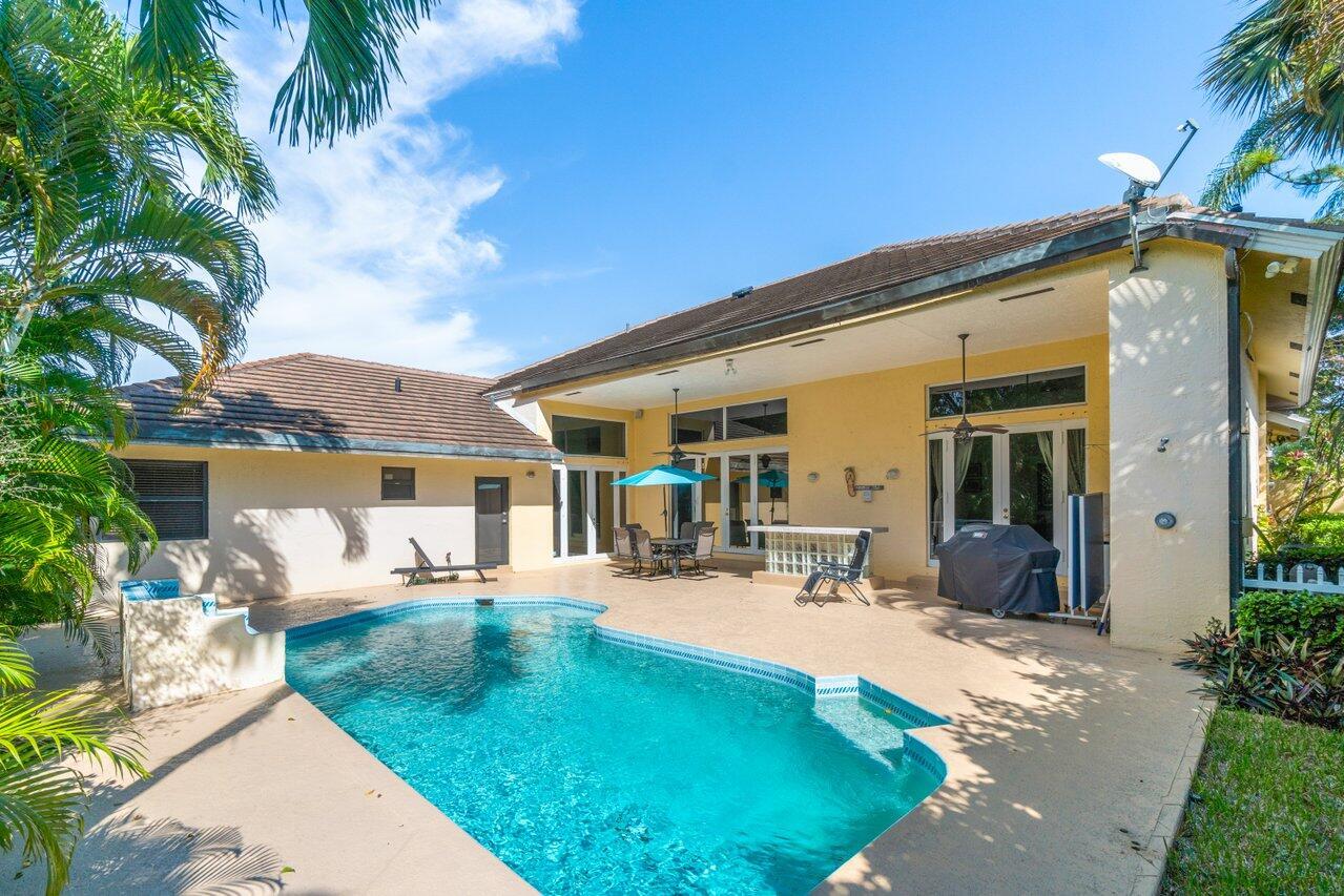 959 Parkside Circle N