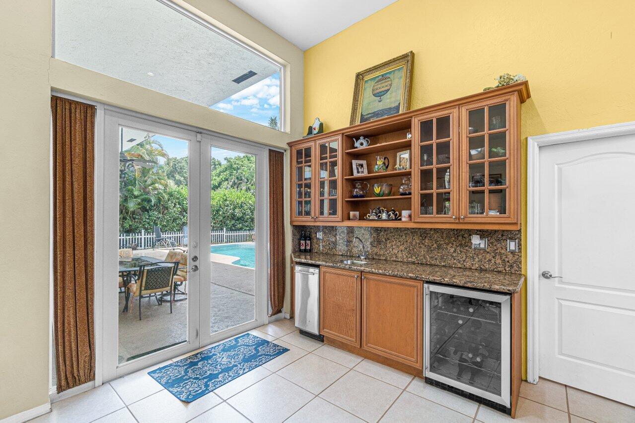 959 Parkside Circle N