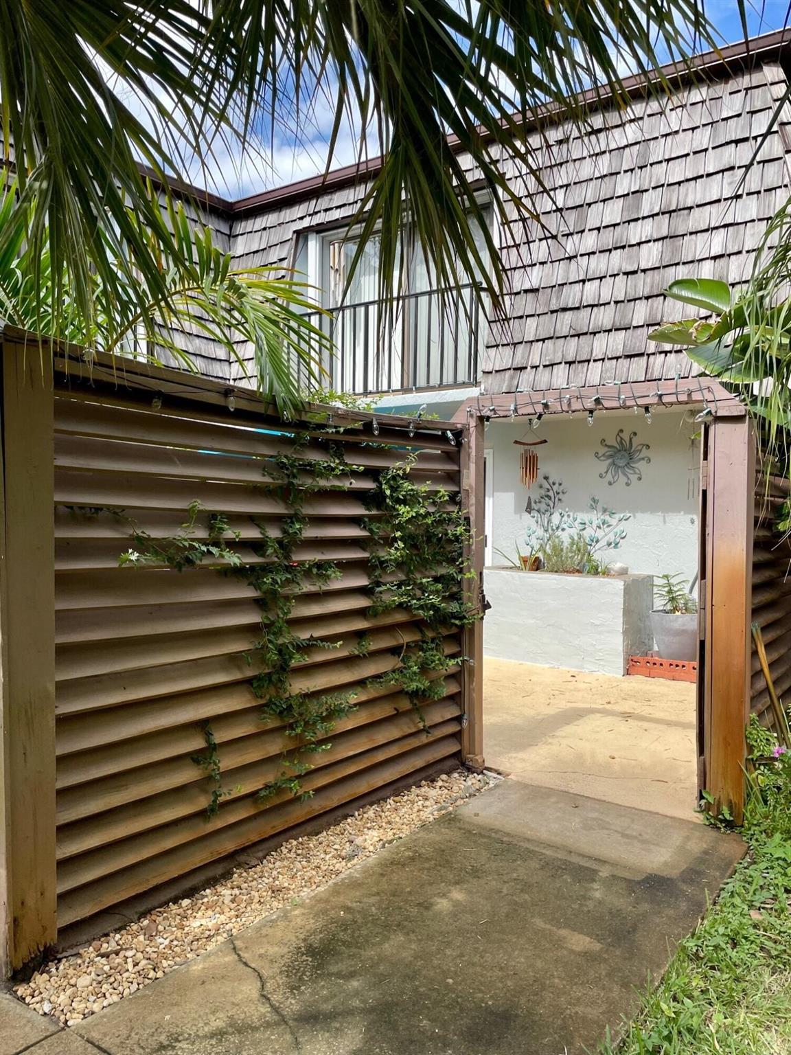 784 NW 10th Terrace Unit: 784