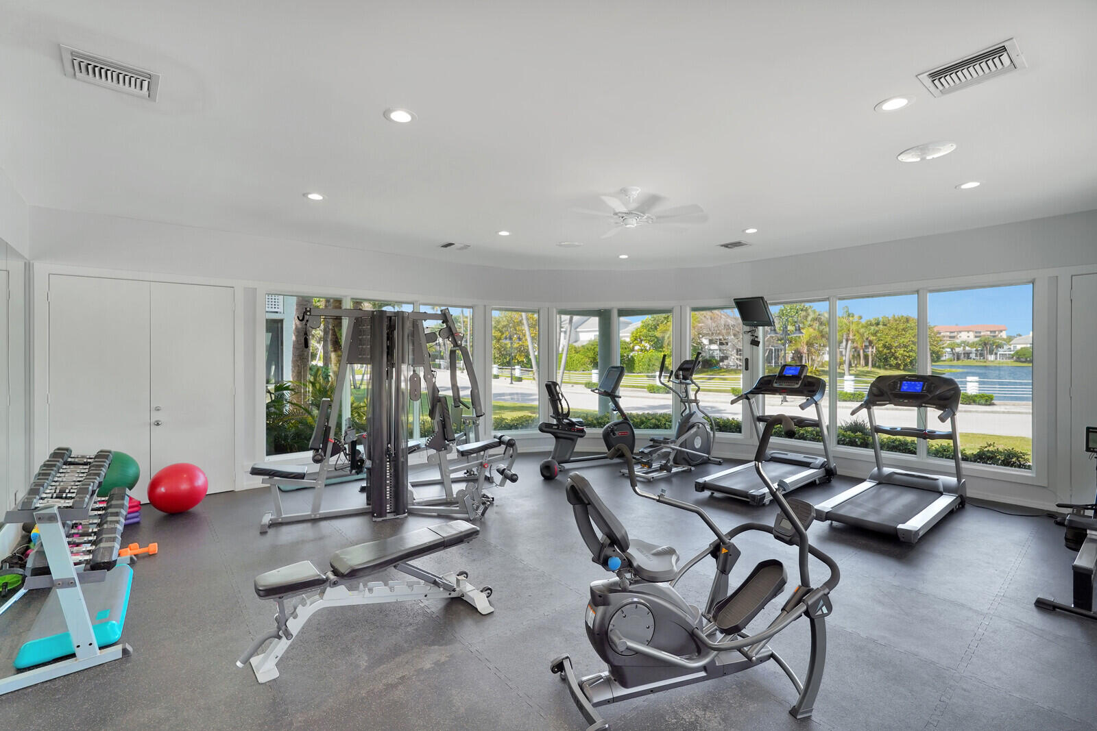 1805 Mainsail Circle