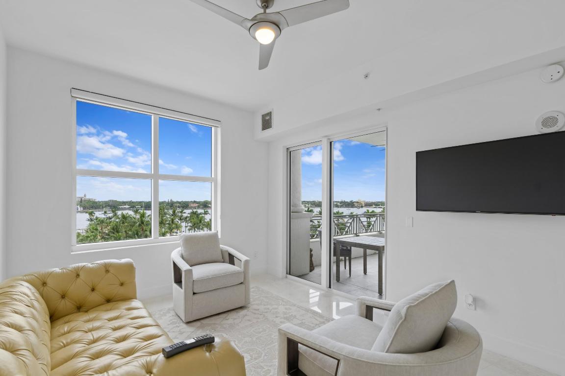 201 S Narcissus Avenue 504