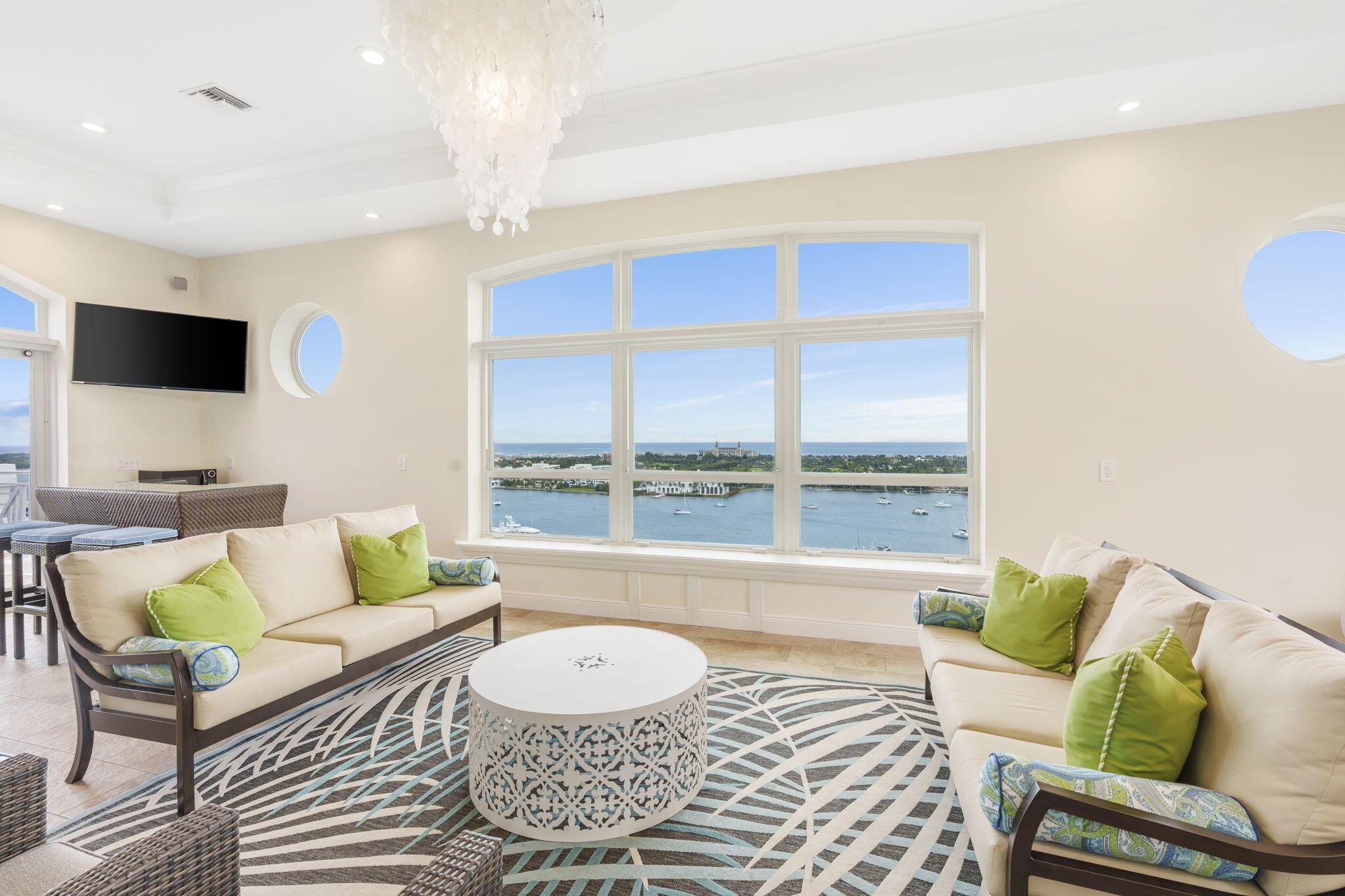 201 S Narcissus Avenue 504