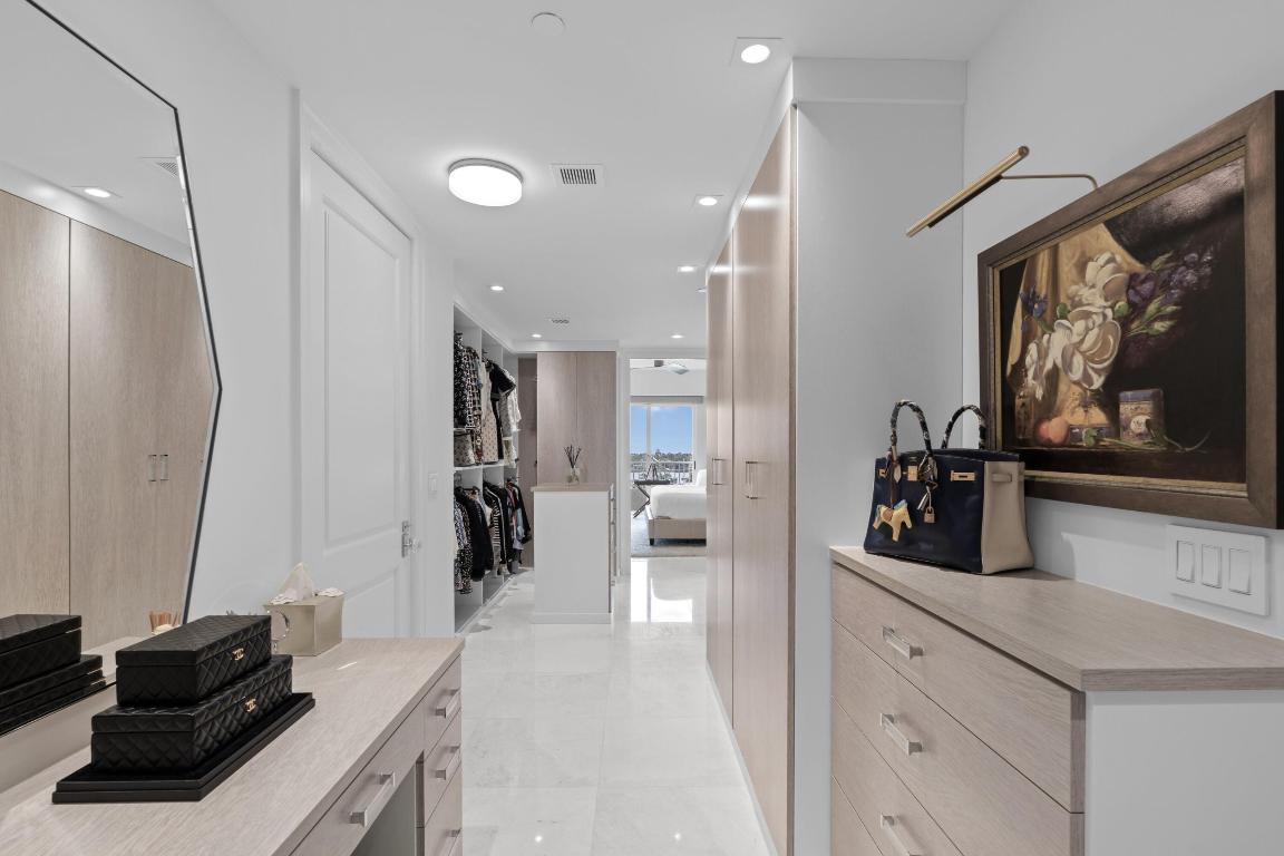 201 S Narcissus Avenue 504