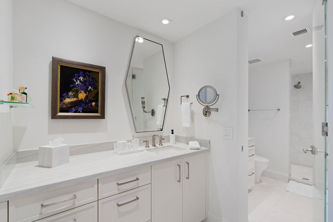 201 S Narcissus Avenue 504