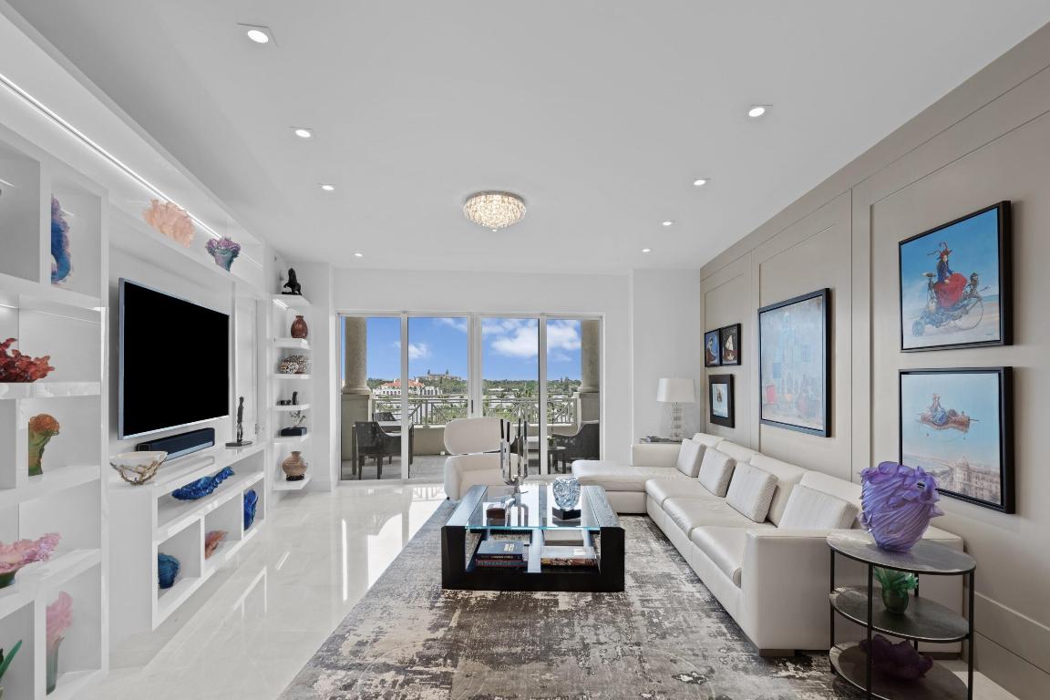 201 S Narcissus Avenue 504