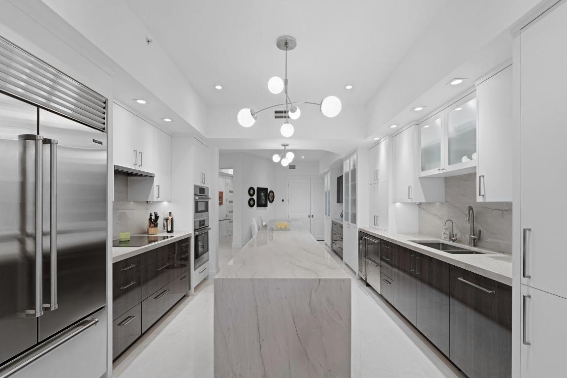 201 S Narcissus Avenue 504