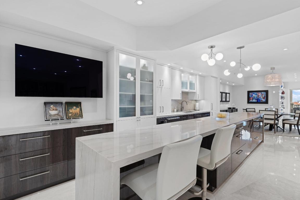 201 S Narcissus Avenue 504