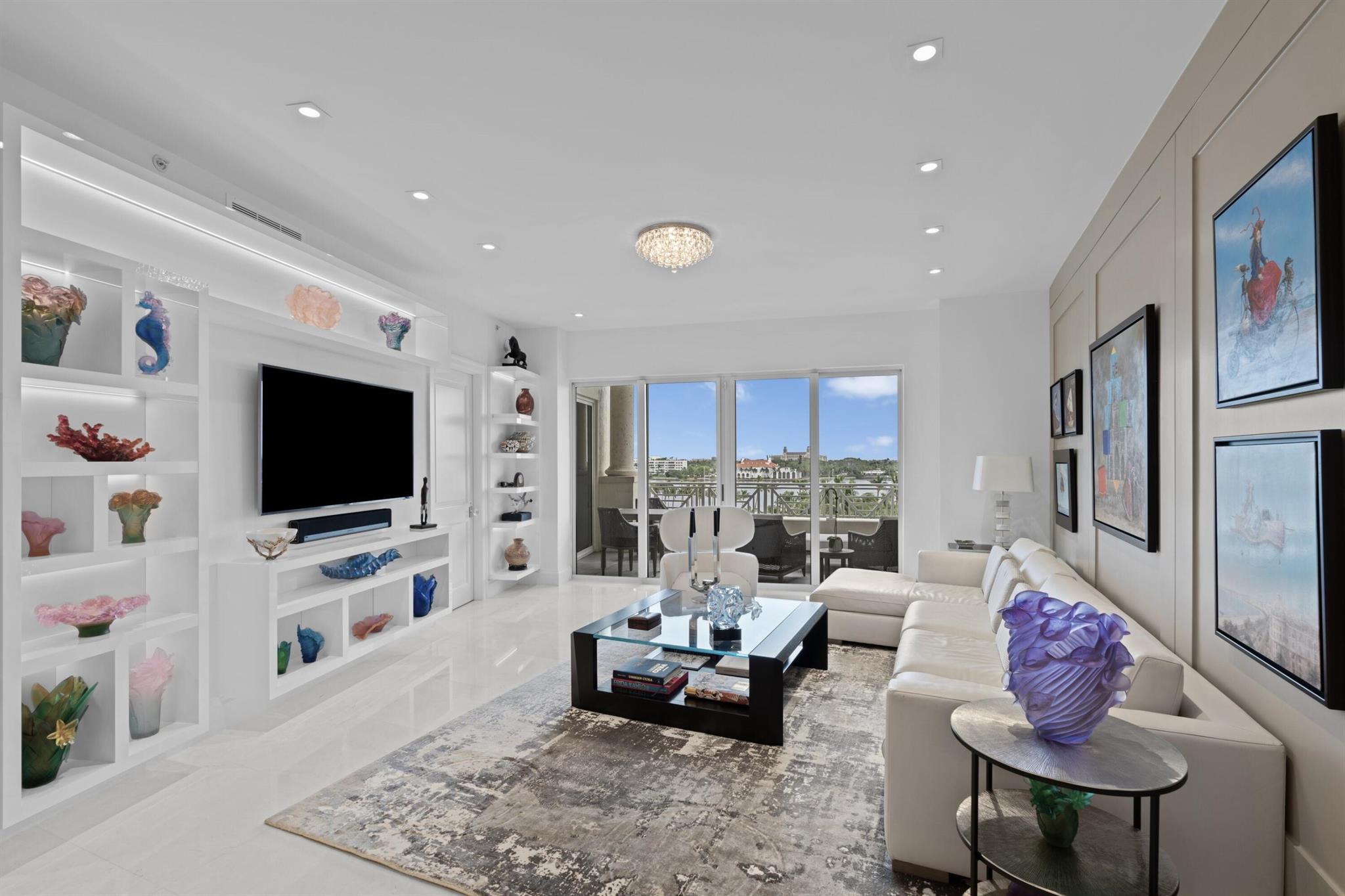 201 S Narcissus Avenue 504