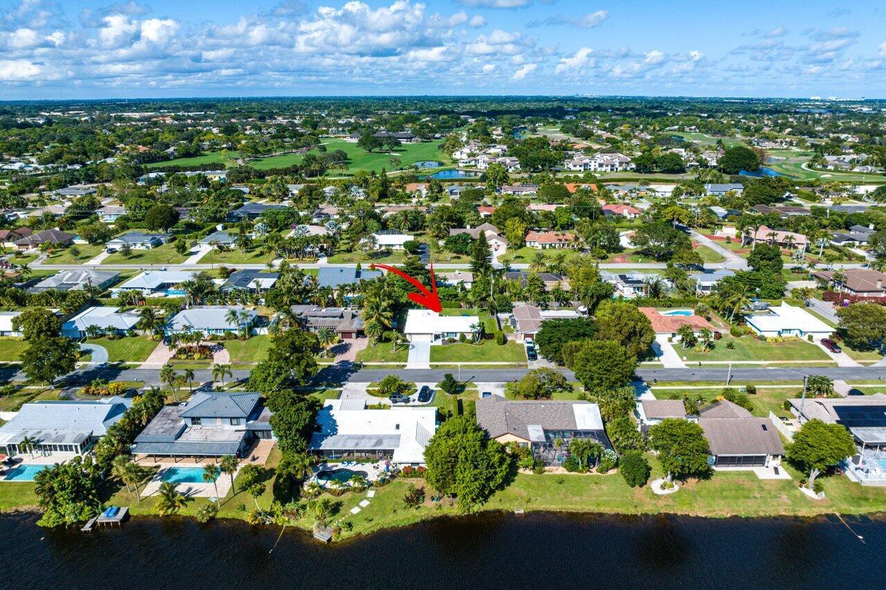 3255 Lakeview Boulevard