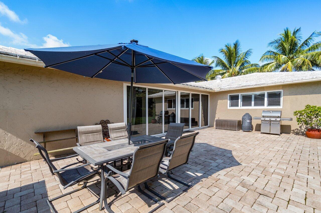 3255 Lakeview Boulevard