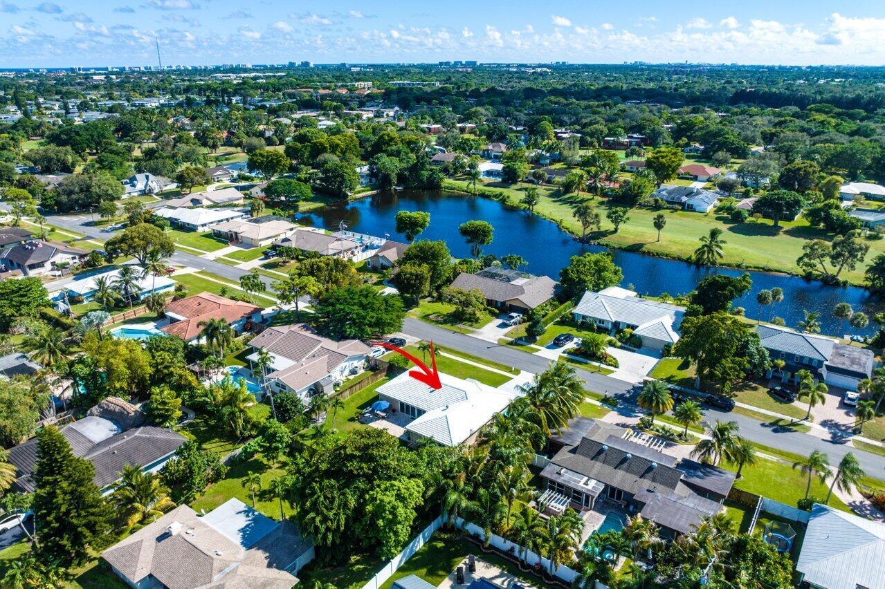 3255 Lakeview Boulevard