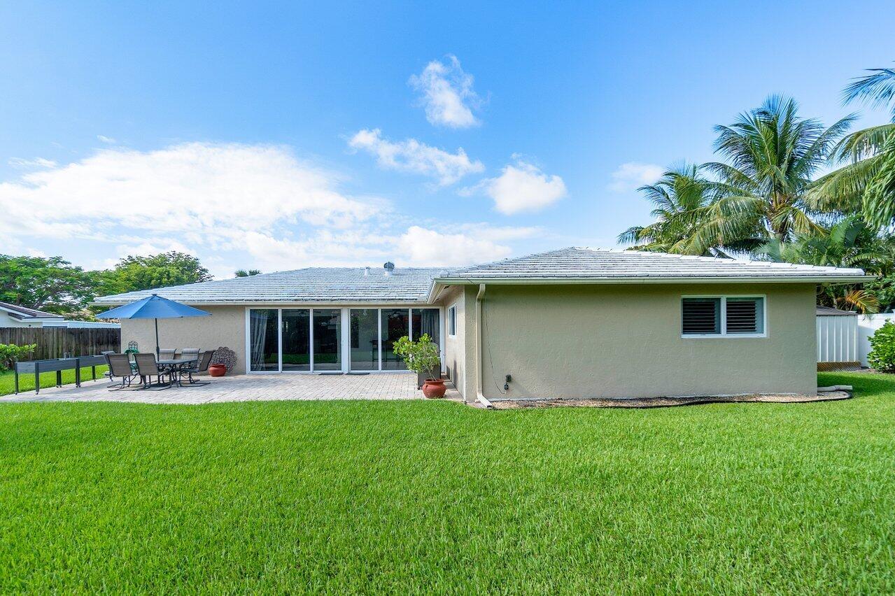 3255 Lakeview Boulevard