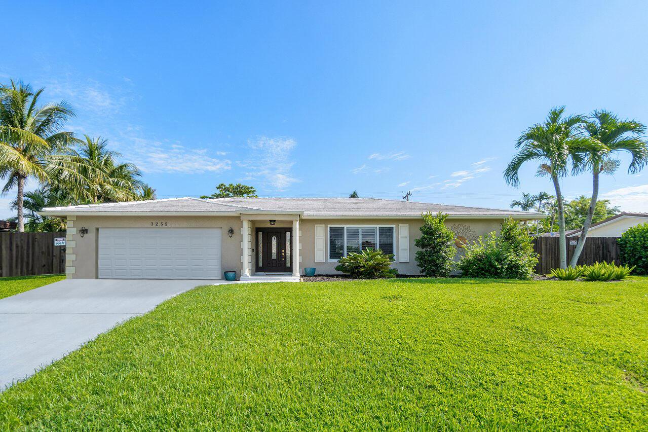 3255 Lakeview Boulevard