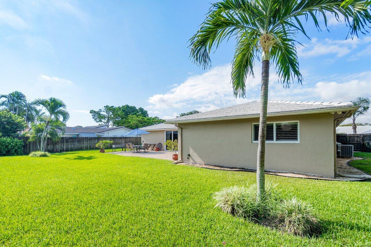 3255 Lakeview Boulevard