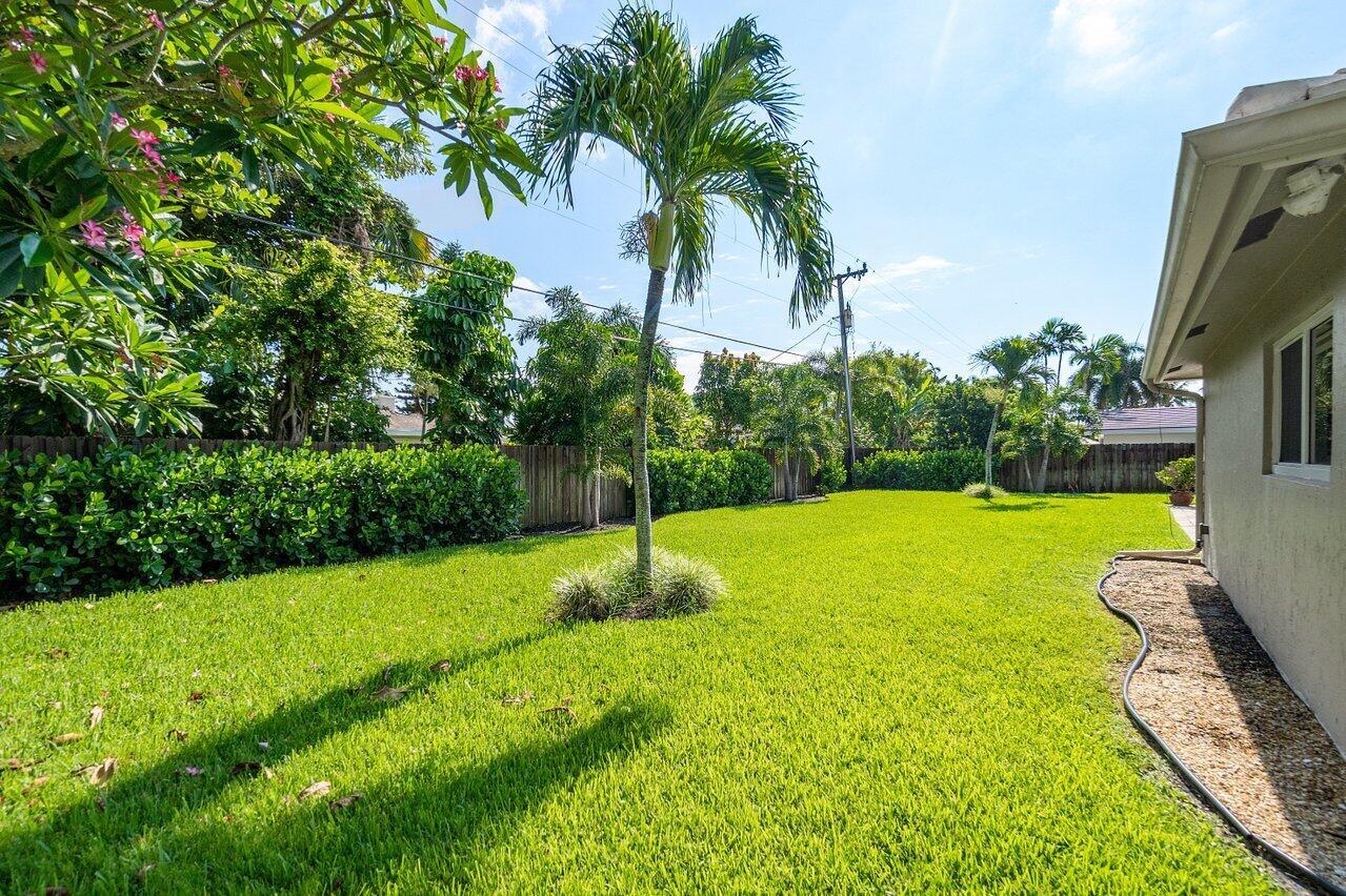 3255 Lakeview Boulevard