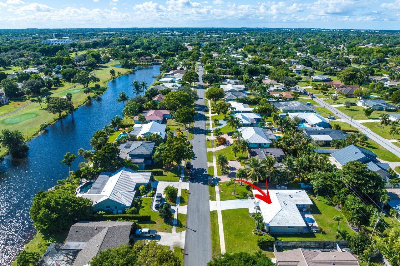 3255 Lakeview Boulevard