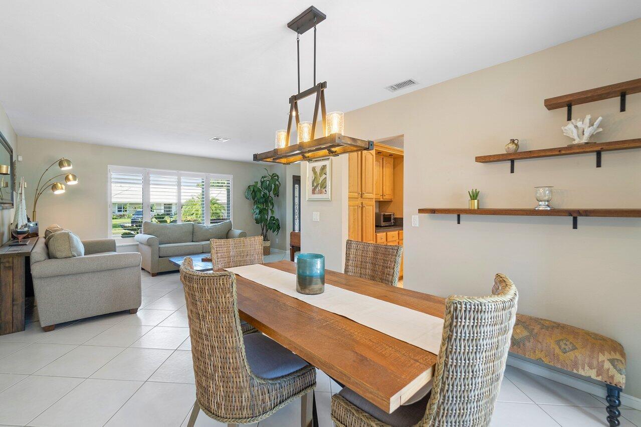 3255 Lakeview Boulevard