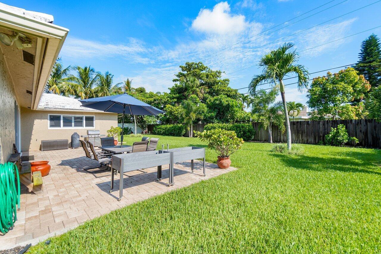 3255 Lakeview Boulevard