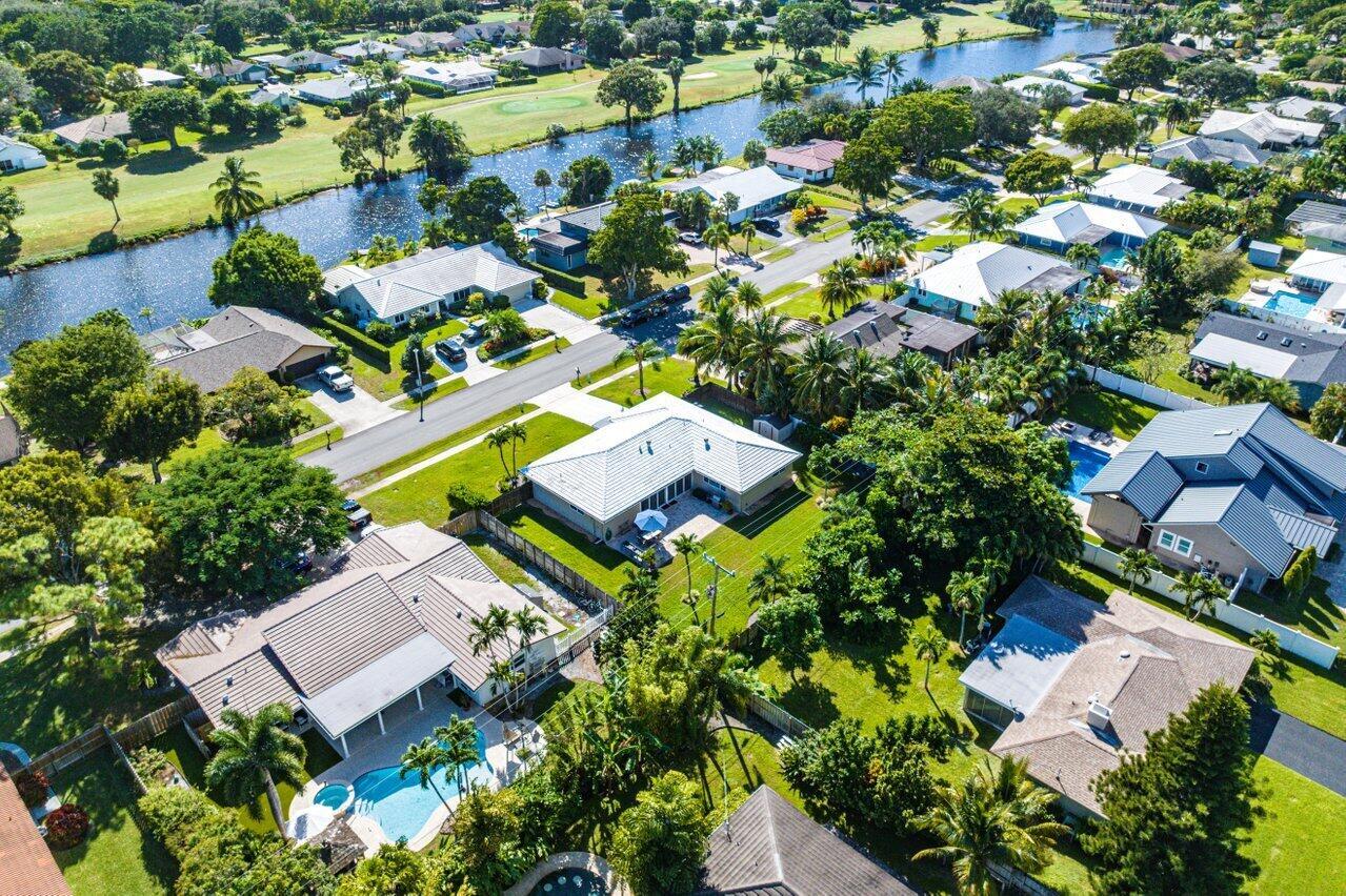 3255 Lakeview Boulevard