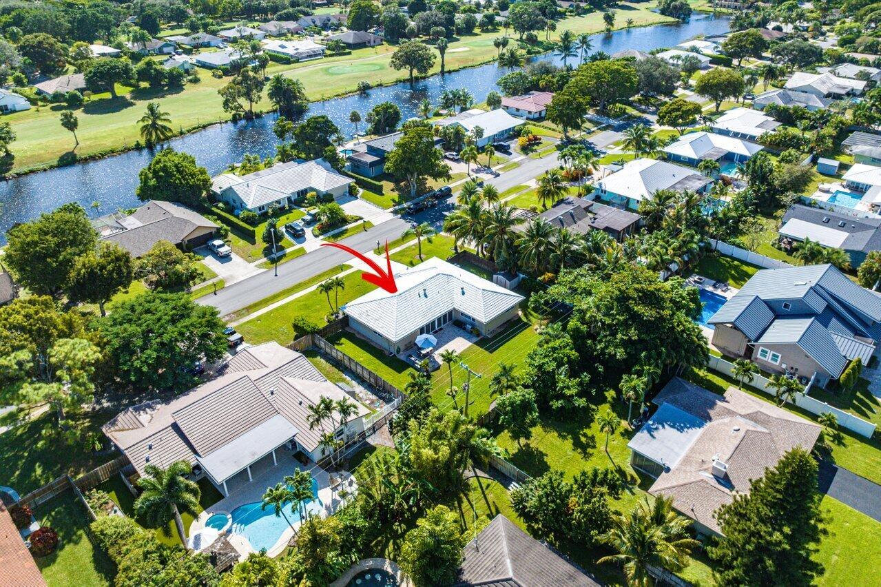 3255 Lakeview Boulevard